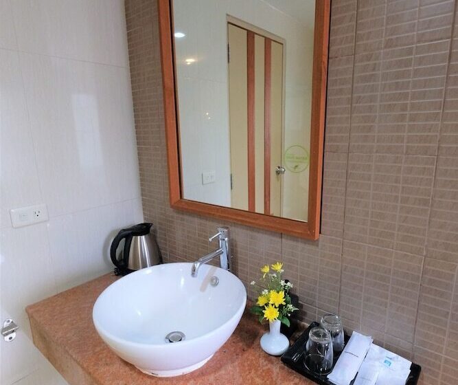 Люкс, Long Beach Chaam