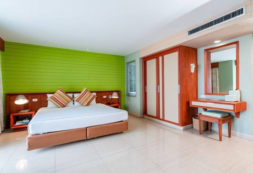 Люкс, Long Beach Chaam