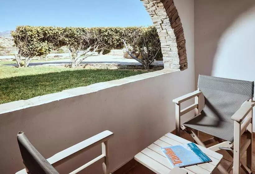 اتاق اکونومی, Naxos Magic Village