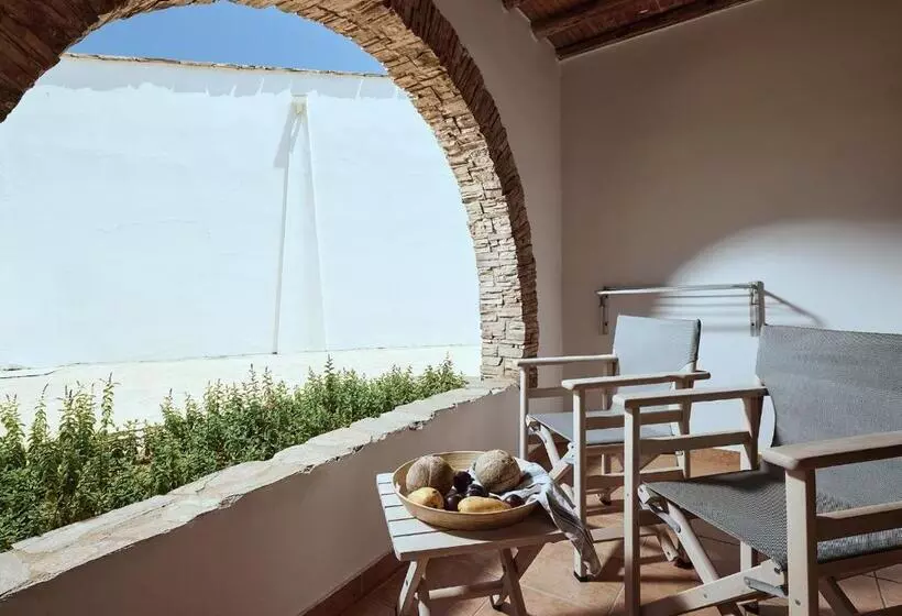 اتاق اکونومی, Naxos Magic Village