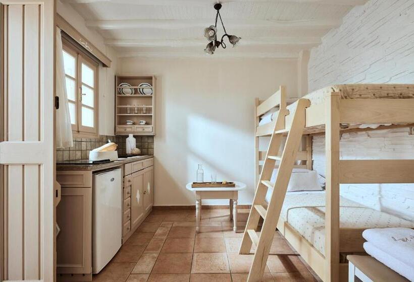 Семейный Номер, Naxos Magic Village