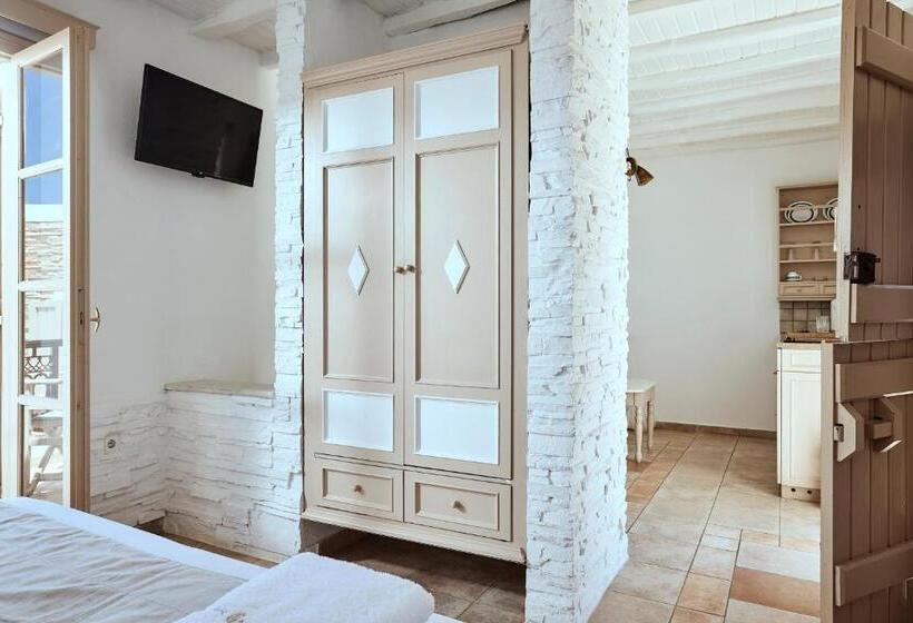 Номер Стандарт, Naxos Magic Village