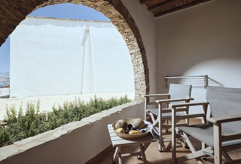 Семейный Номер, Naxos Magic Village
