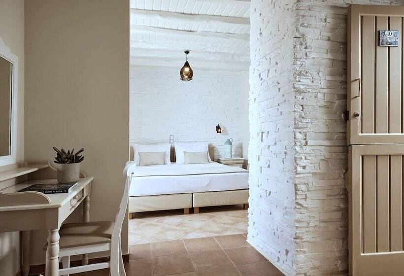 Номер Стандарт, Naxos Magic Village