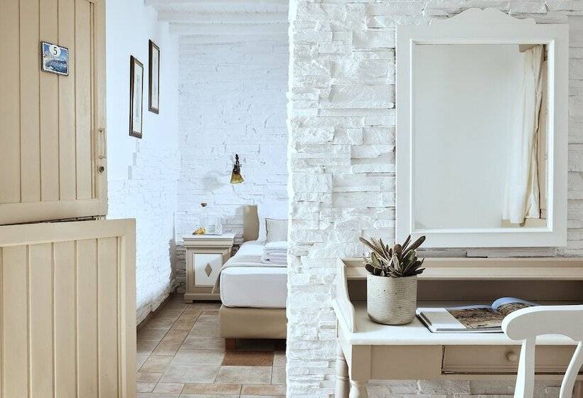 Номер Стандарт, Naxos Magic Village