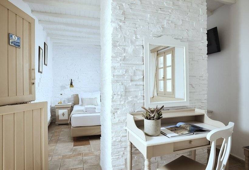 Номер Стандарт, Naxos Magic Village