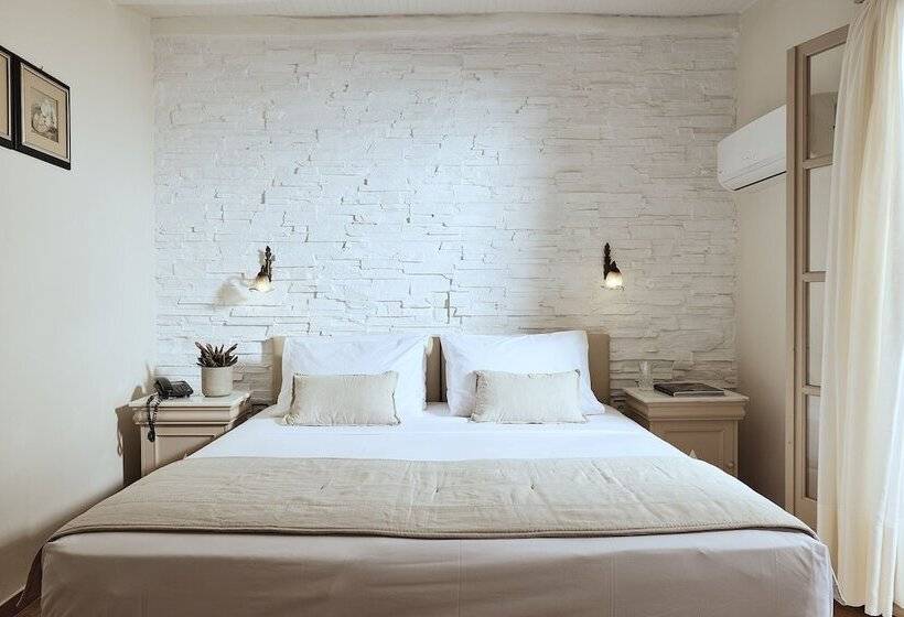 Номер Стандарт, Naxos Magic Village