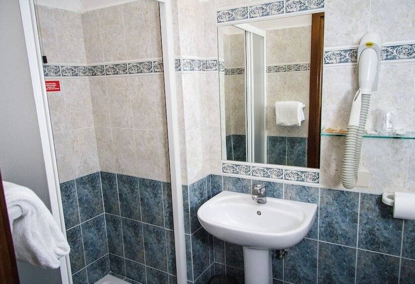 اتاق استاندارد سه نفره, Nizza