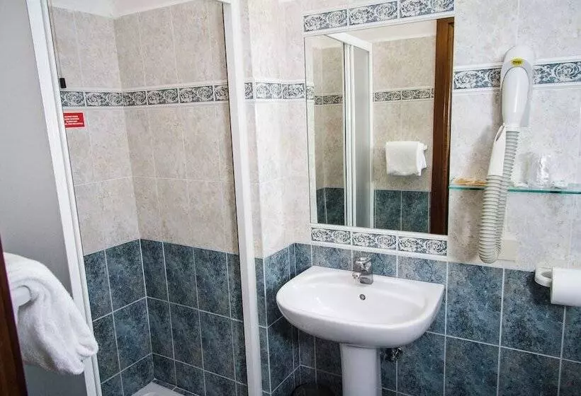 اتاق استاندارد چهار تخته, Nizza