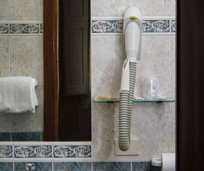 اتاق استاندارد چهار تخته, Nizza