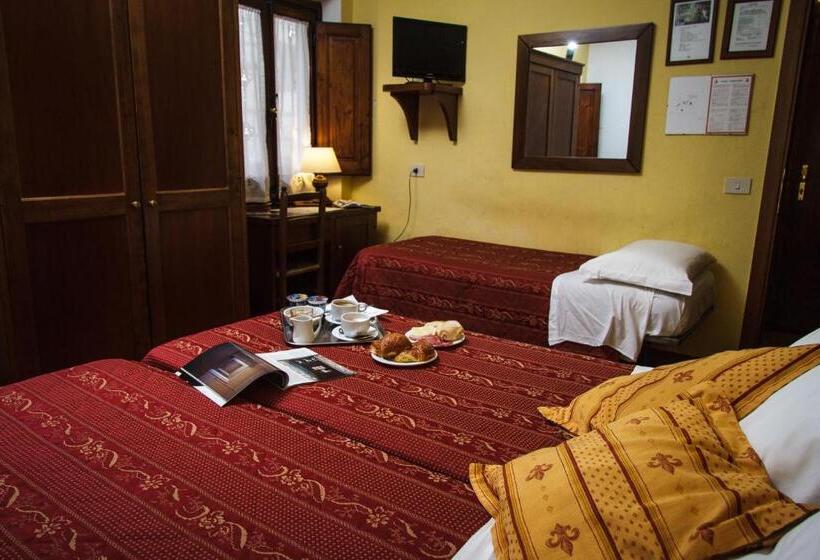 اتاق استاندارد سه نفره, Nizza
