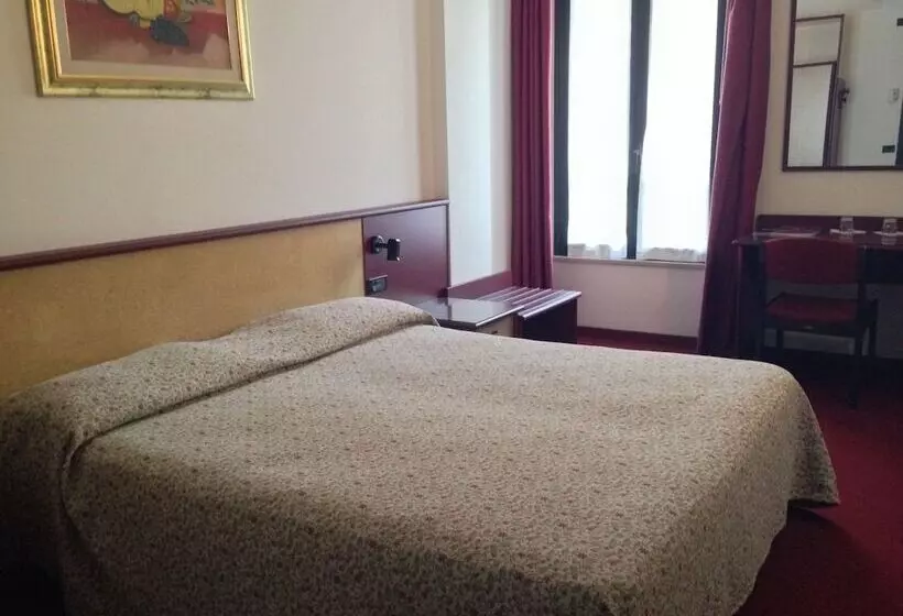 اتاق استاندارد با چشم‌انداز دریاچه, Plaza
