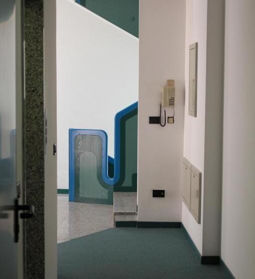 Номер Стандарт Вид на Озеро, Plaza