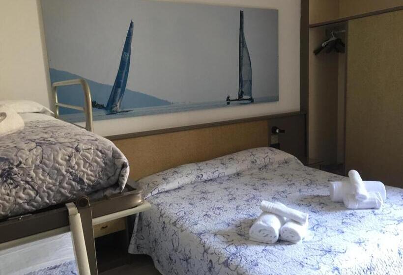 Четырехместный Номер Стандарт, Plaza