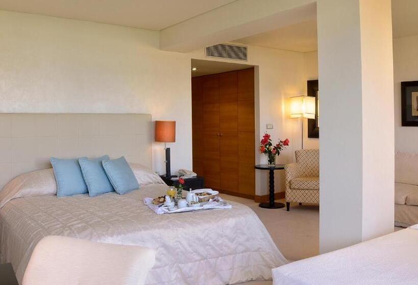 컴포트 트리플 룸, Plaza Resort