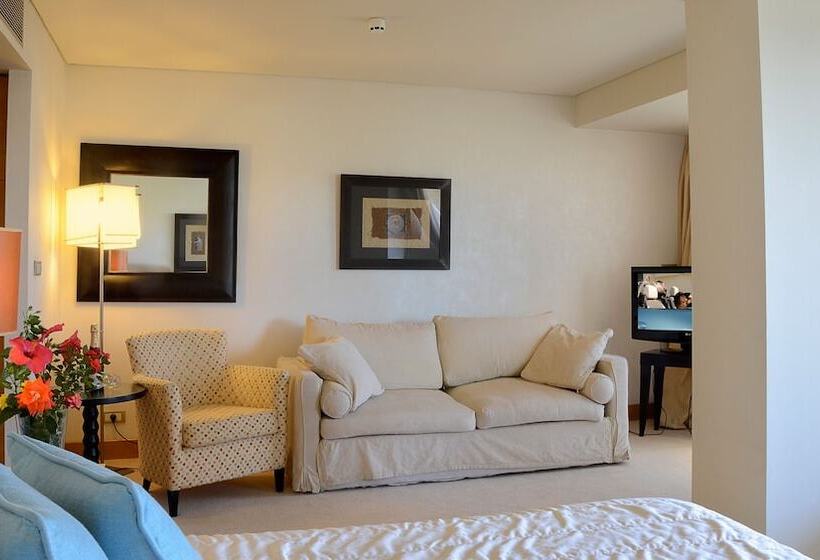 غرفة كومفورت ثلاثية, Plaza Resort