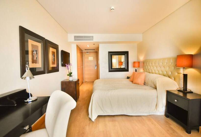 חדר משפחתי נוף לים, Plaza Resort