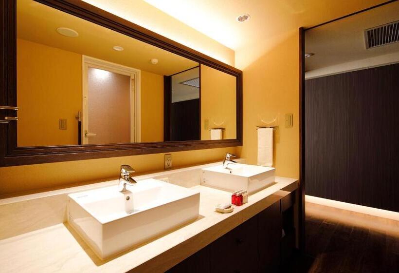 Suite with lake view, Grand Mercure Lake Biwa Resort & Spa