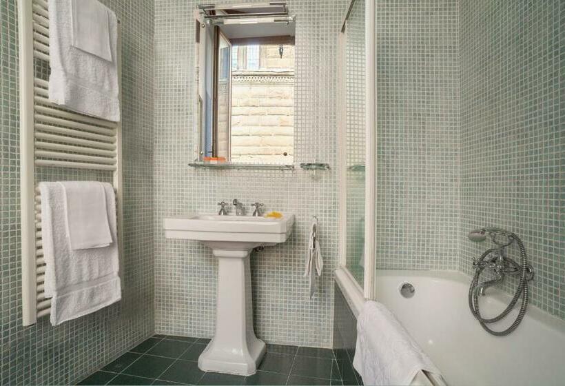 اتاق استاندارد, Room Mate Isabella