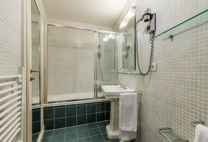 اتاق لوکس, Room Mate Isabella