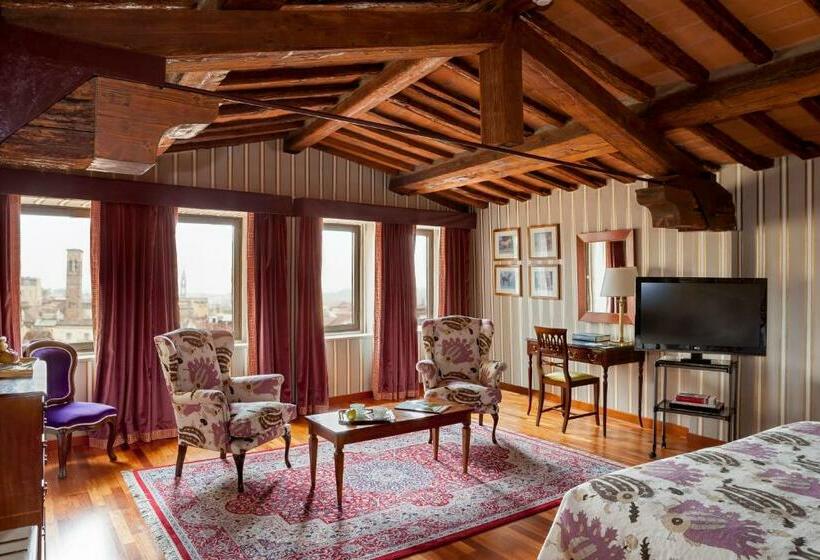 سوییت جونیور, Room Mate Isabella