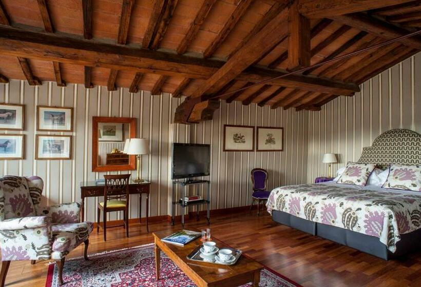 سوییت جونیور, Room Mate Isabella