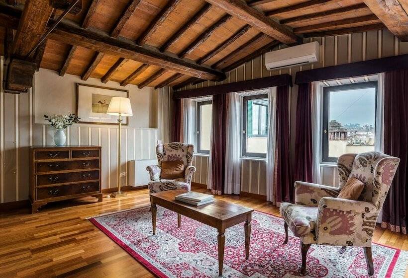 سوییت جونیور, Room Mate Isabella