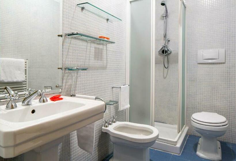 اتاق استاندارد یک نفره, Room Mate Isabella