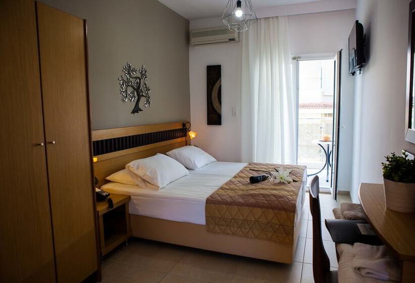 חדר סטנדרט, Sarantis