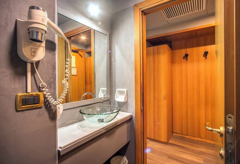 חדר סטנדרט, Scheppers