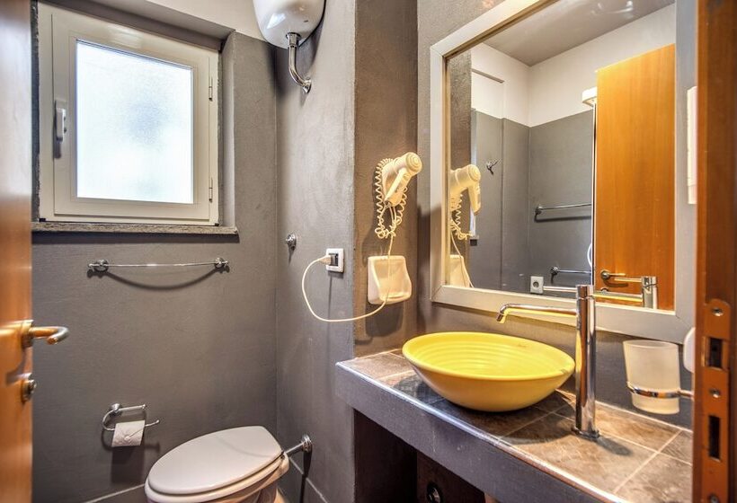 חדר סטנדרט לשלושה, Scheppers