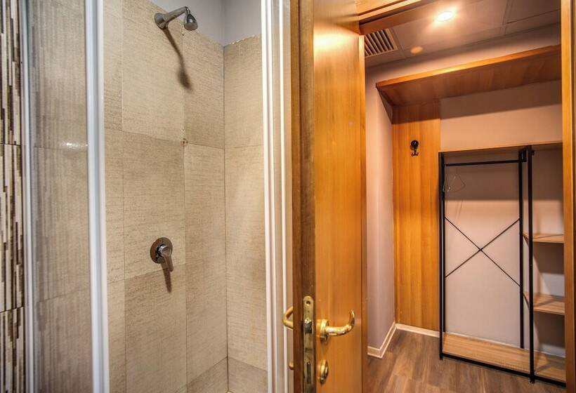 חדר סטנדרט לשלושה, Scheppers