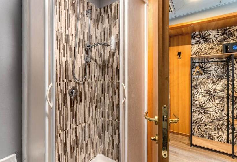 חדר משפחתי, Scheppers