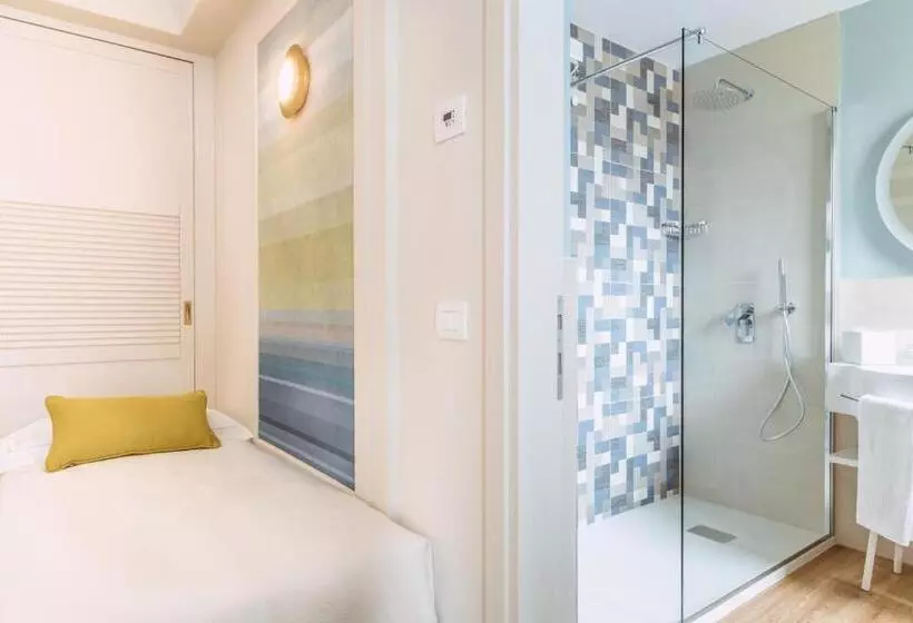 Standard Kolmen Hengen Huone Parveke, Sky Pool Hotel Sole Garda