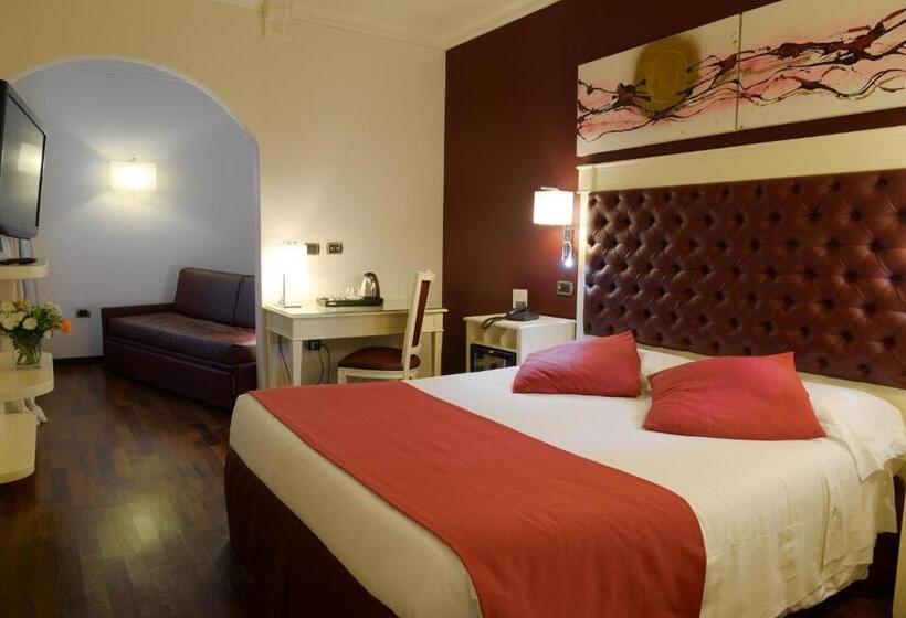 آپارتمان یک خوابه با دری مشترک که هال را جدا می کند., Trilussa Palace Hotel Congress & Spa