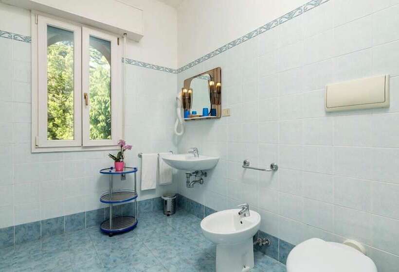 غرفة قياسية ثلاثية, Villa Albertina