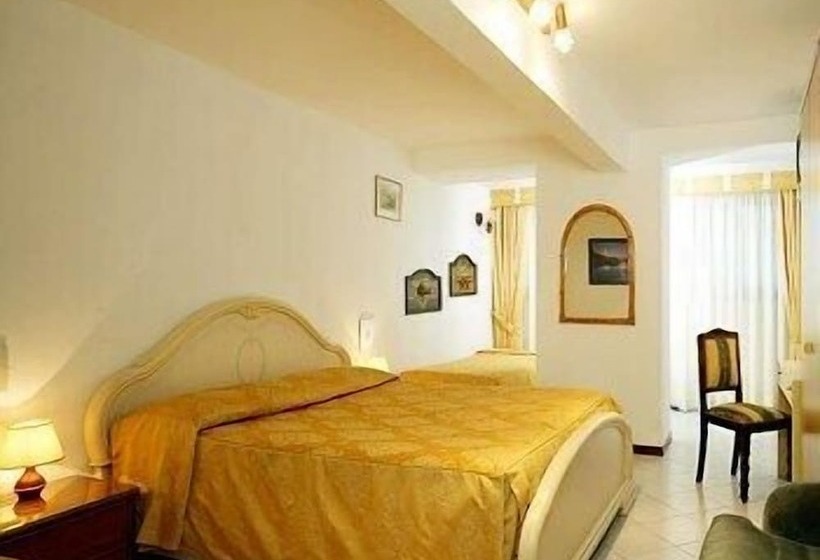 غرفة قياسية رباعية, Villa Albertina