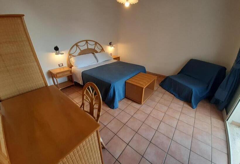 شقة غرفة واحدة, Messapia Hotel & Resort