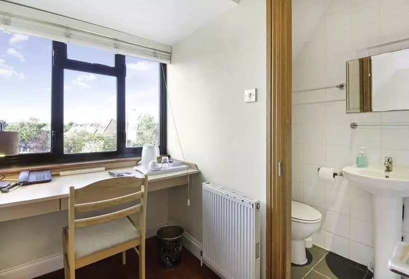 اتاق استاندارد یک نفره, The Brent Hotel   London   Wembley