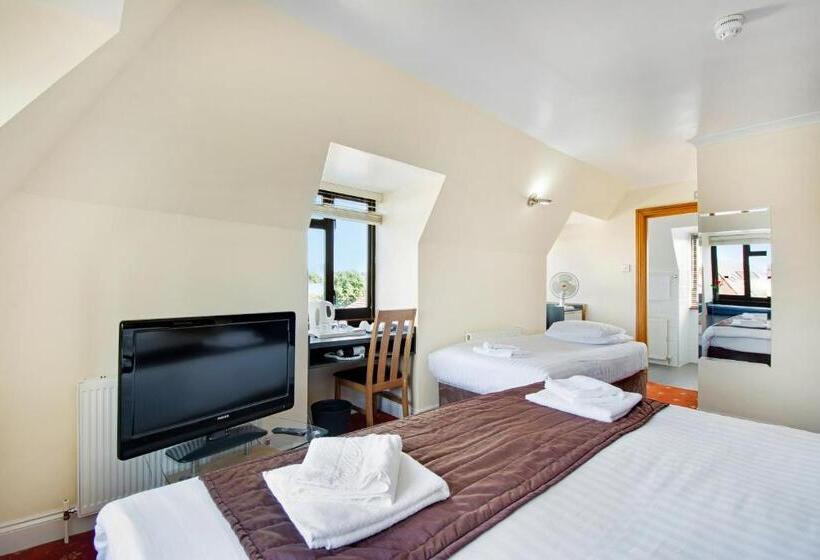 Семейный Номер Deluxe, The Brent Hotel   London   Wembley
