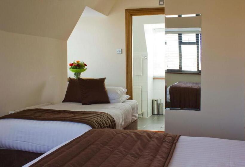 Семейный Номер Deluxe, The Brent Hotel London Wembley