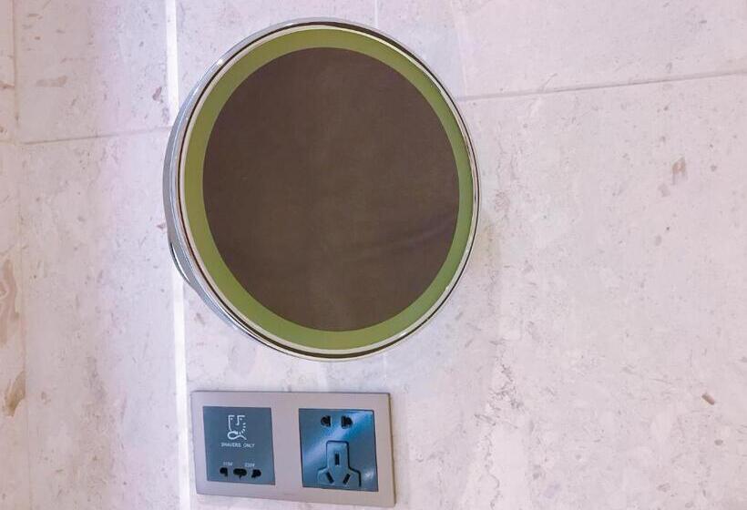 جناح ديلوكس, The Pearl Boutique