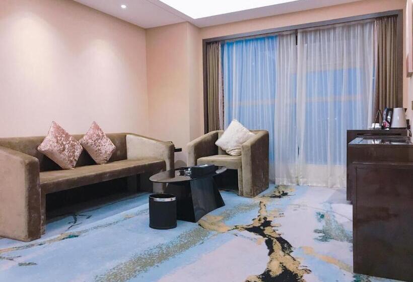 جناح ديلوكس, The Pearl Boutique