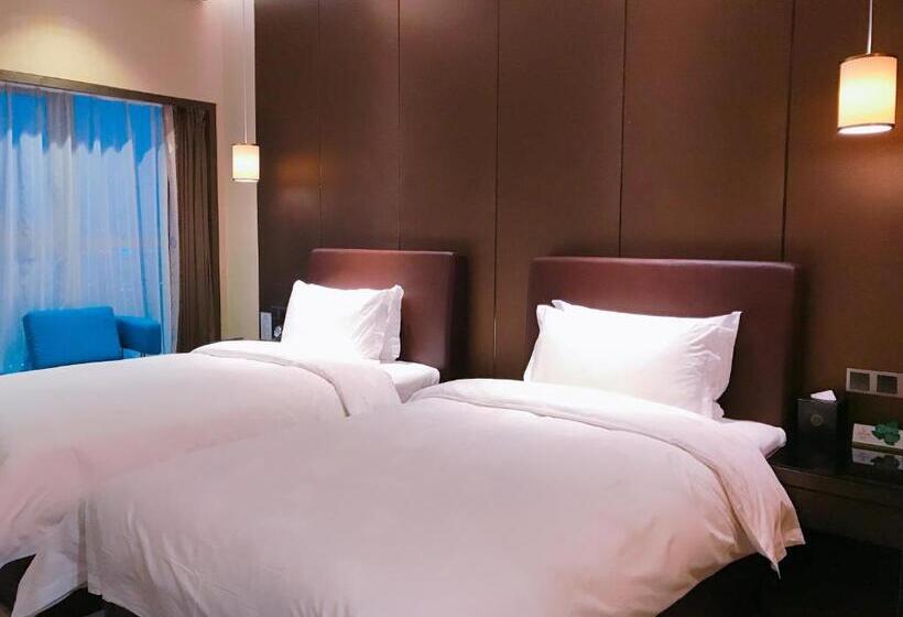 غرفة إقتصادية, The Pearl Boutique