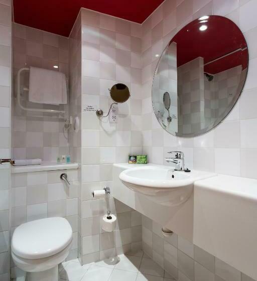 Номер Стандарт, Britannia  Leeds Bradford Airport