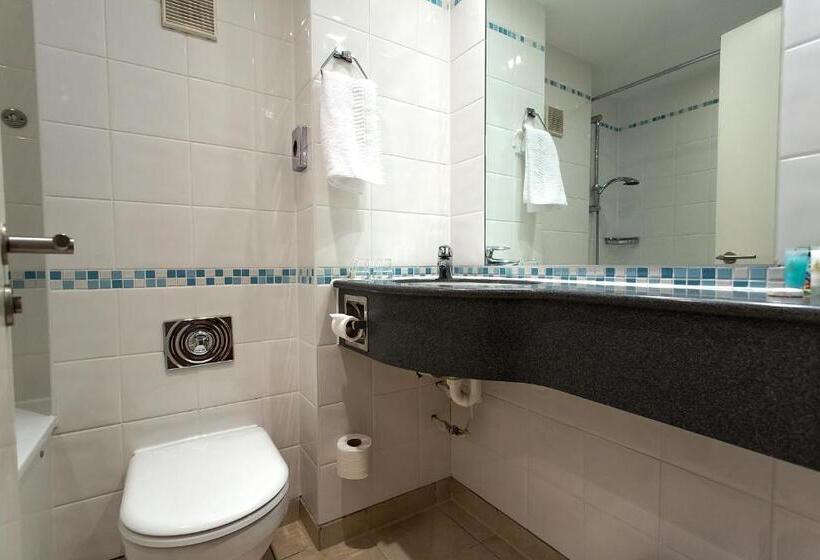 Номер Стандарт, Britannia  Leeds Bradford Airport