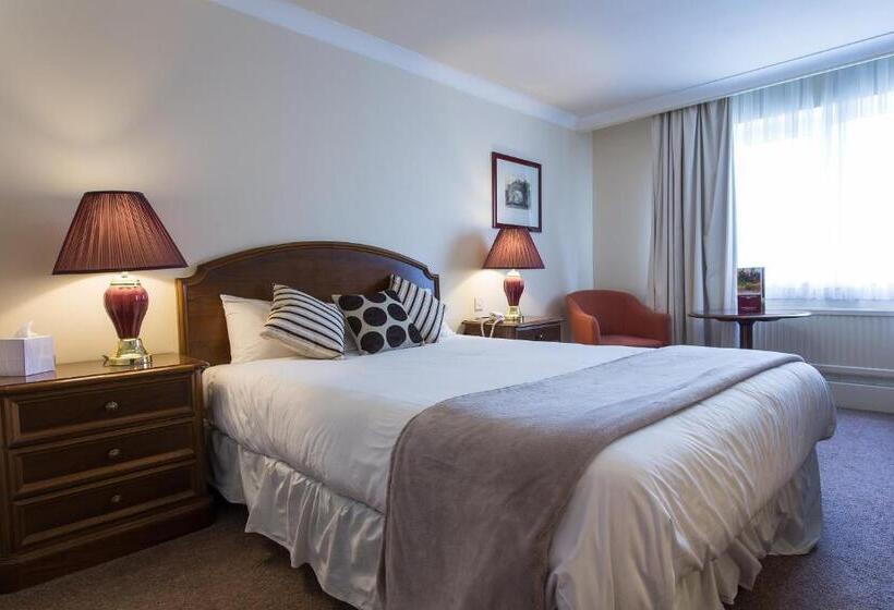 Номер Стандарт, Britannia  Leeds Bradford Airport