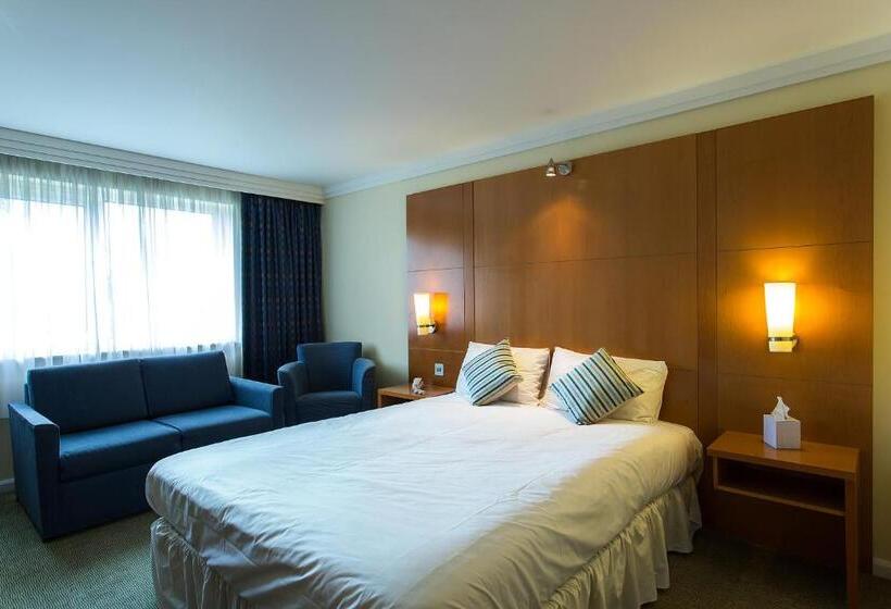 Номер Стандарт, Britannia  Leeds Bradford Airport