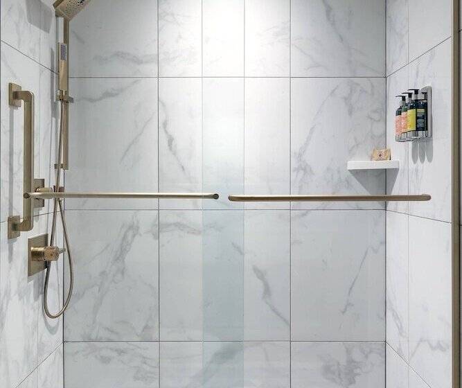 ２ダブルベッドのスタンダードルーム, Cadillac Hotel & Beach Club, Autograph Collection