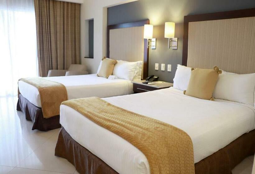 行政房间, Casa Francisco